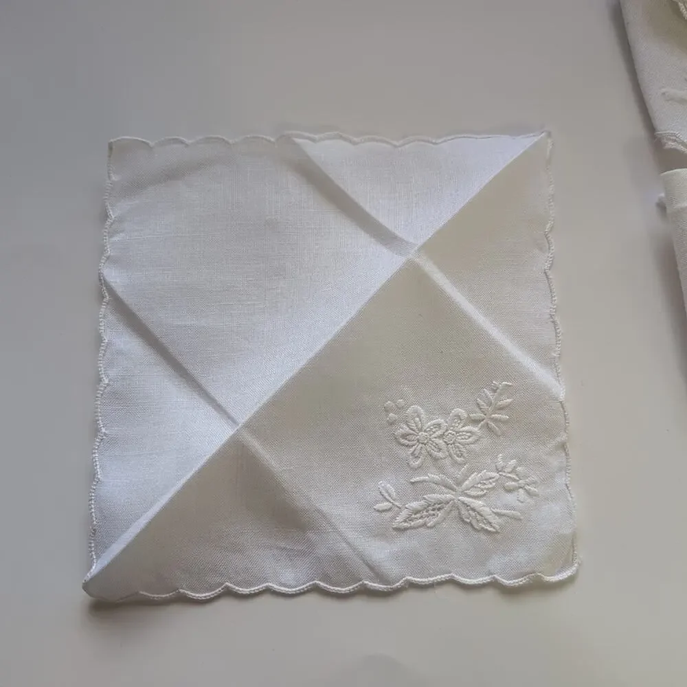 Vintage Set 25 Scallop Edged Embroidered Cloth Cocktail Napkins, 6.5